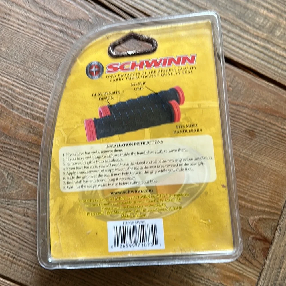 Schwinn bicycle grips for handlebars - Picture 2 of 3